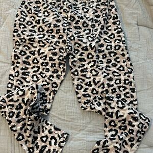 Chic Leopard Print Leggings